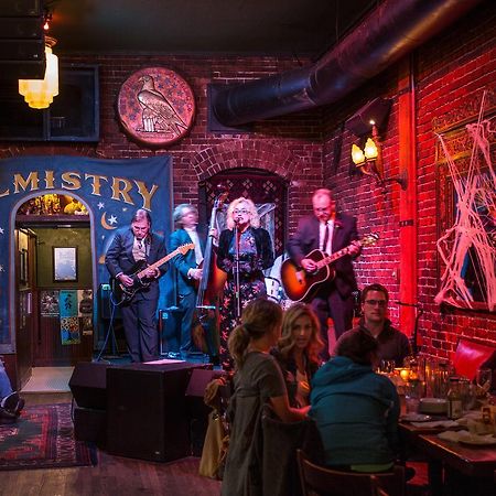 Mcmenamins White Eagle Rock & Roll Hotel Portland Eksteriør bilde