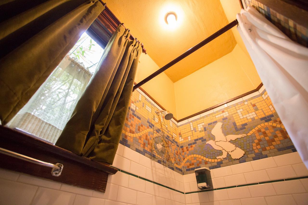 Mcmenamins White Eagle Rock & Roll Hotel Portland Eksteriør bilde