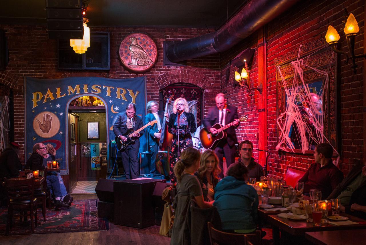 Mcmenamins White Eagle Rock & Roll Hotel Portland Eksteriør bilde