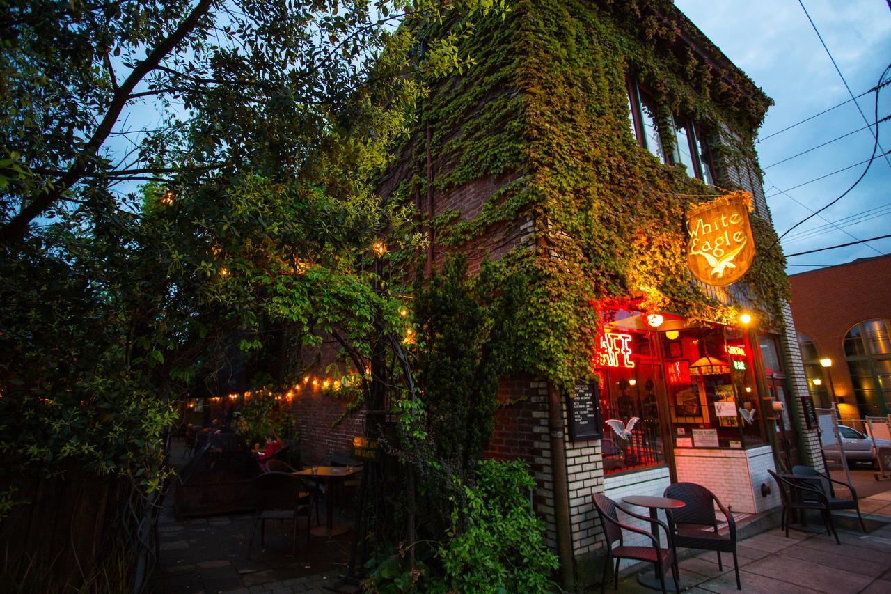 Mcmenamins White Eagle Rock & Roll Hotel Portland Eksteriør bilde