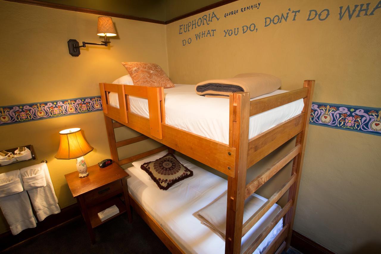 Mcmenamins White Eagle Rock & Roll Hotel Portland Eksteriør bilde