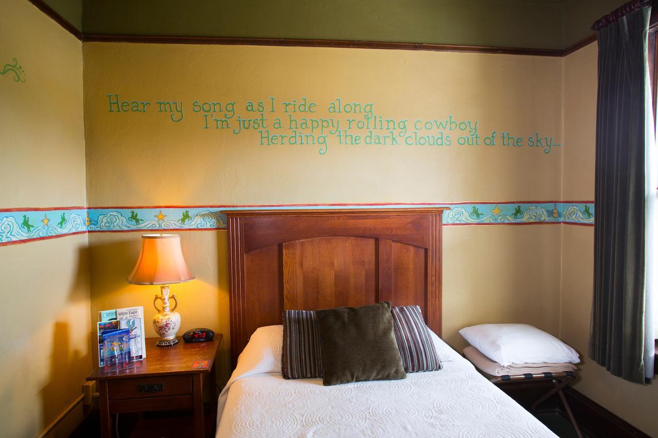 Mcmenamins White Eagle Rock & Roll Hotel Portland Eksteriør bilde